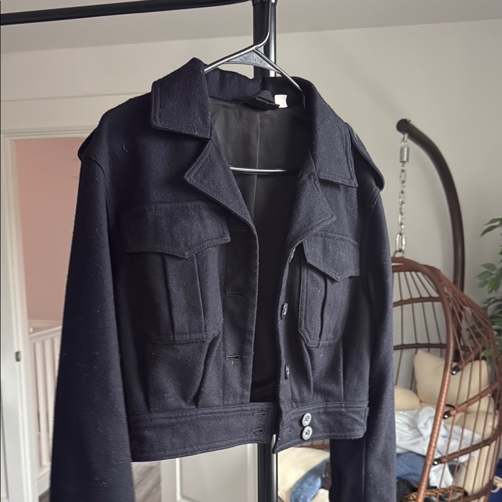 Chic Black Cropped Jacket - image 1